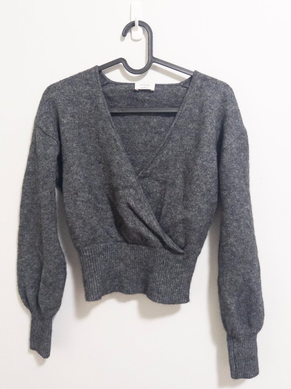 Artitzia Wilfred SoftSpoke Cassidy Wrap Sweater in Heather Charcoal